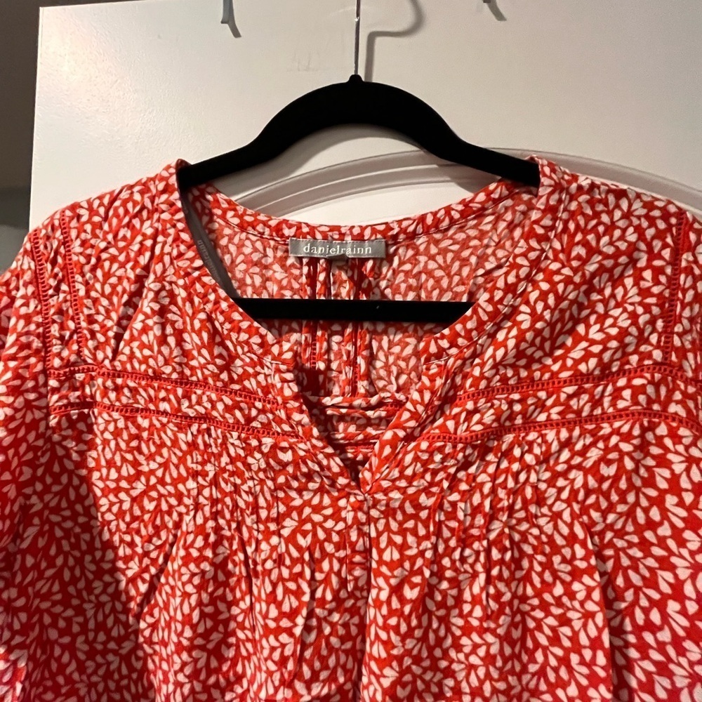 ~Daniel Raiin~ Patterned Women's Top - Picture 4 of 9